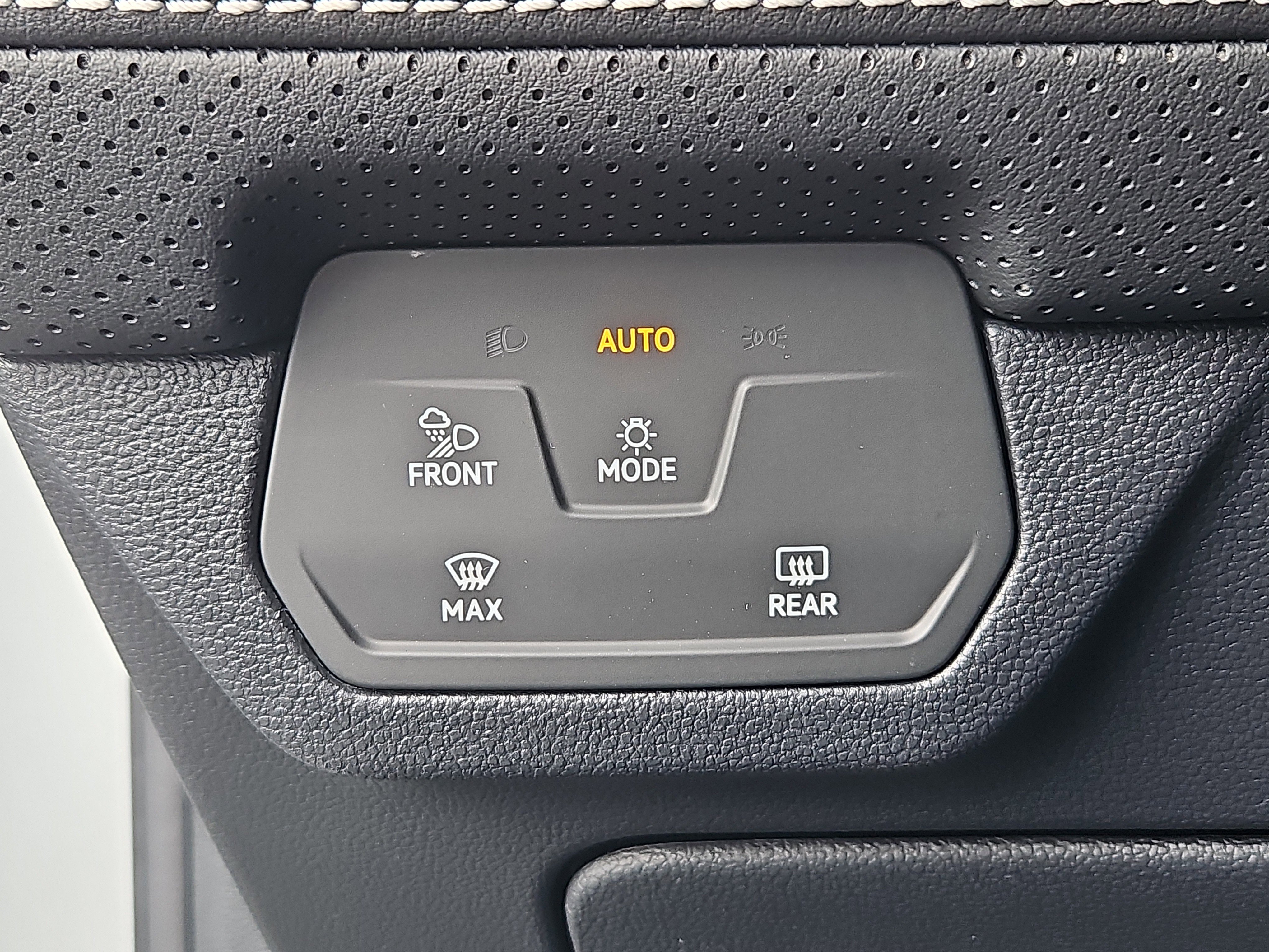 New 2026 Volkswagen Atlas Cross Sport SEL Premium R-Line image 8