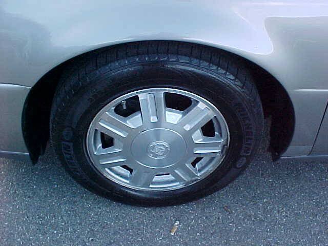 Used 2004 Cadillac De Ville FWD image 8