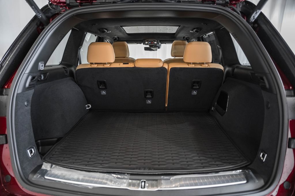 New 2025 Jeep Grand Cherokee Summit image 10