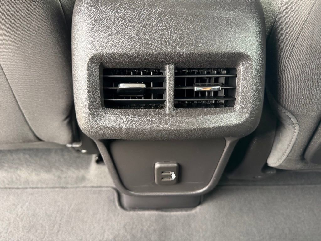 Used 2024 GMC Terrain SLE AWD/4WD image 25