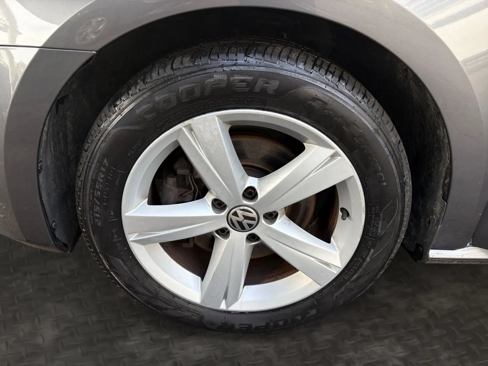 Used 2012 Volkswagen Passat 2.5 SE FWD image 34