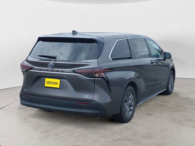 Used 2024 Toyota Sienna LE AWD/4WD image 5