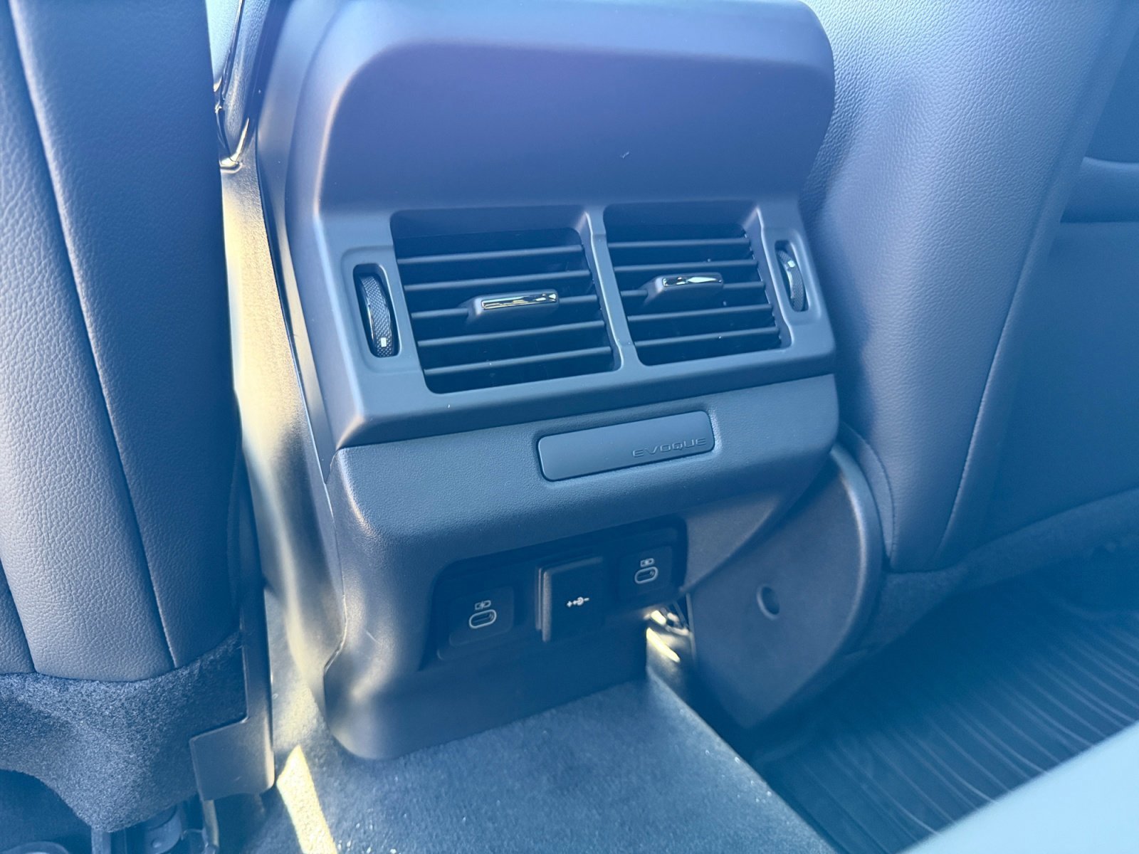 New 2026 Land Rover Range Rover Evoque Dynamic SE image 18