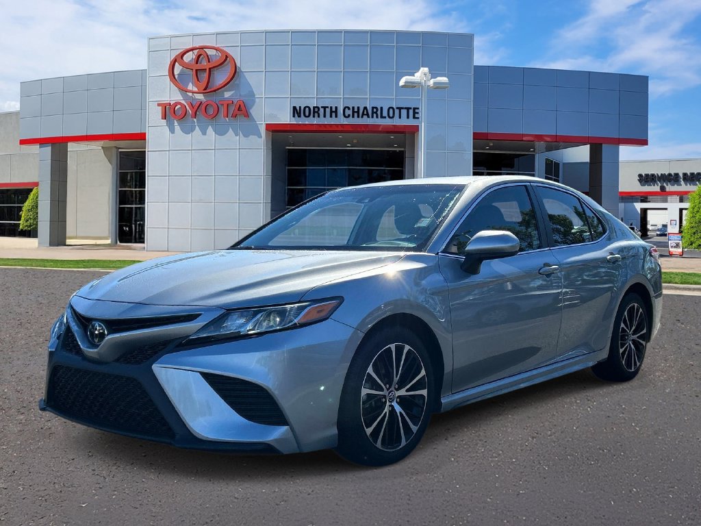 Used 2020 Toyota Camry SE FWD image 5