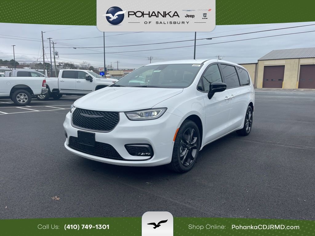New 2026 Chrysler Pacifica Select
