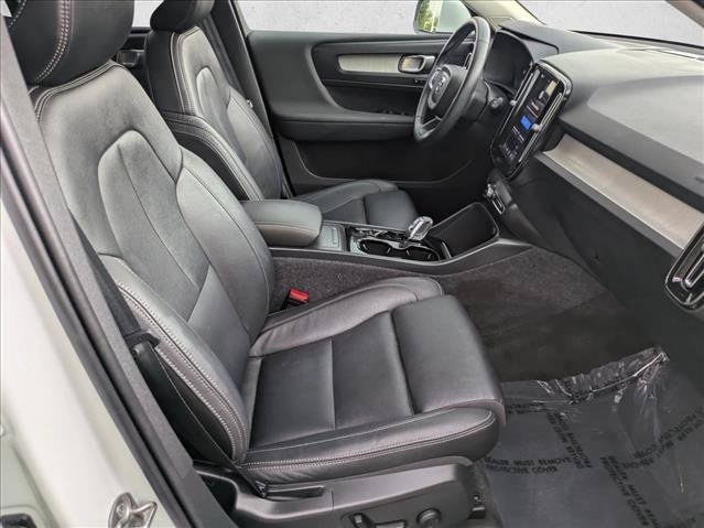 Used 2025 Volvo XC40 B5 Plus AWD/4WD image 20