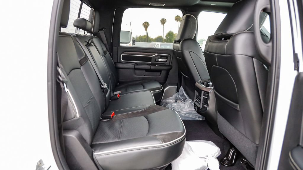 New 2026 RAM 3500 Laramie AWD/4WD image 19