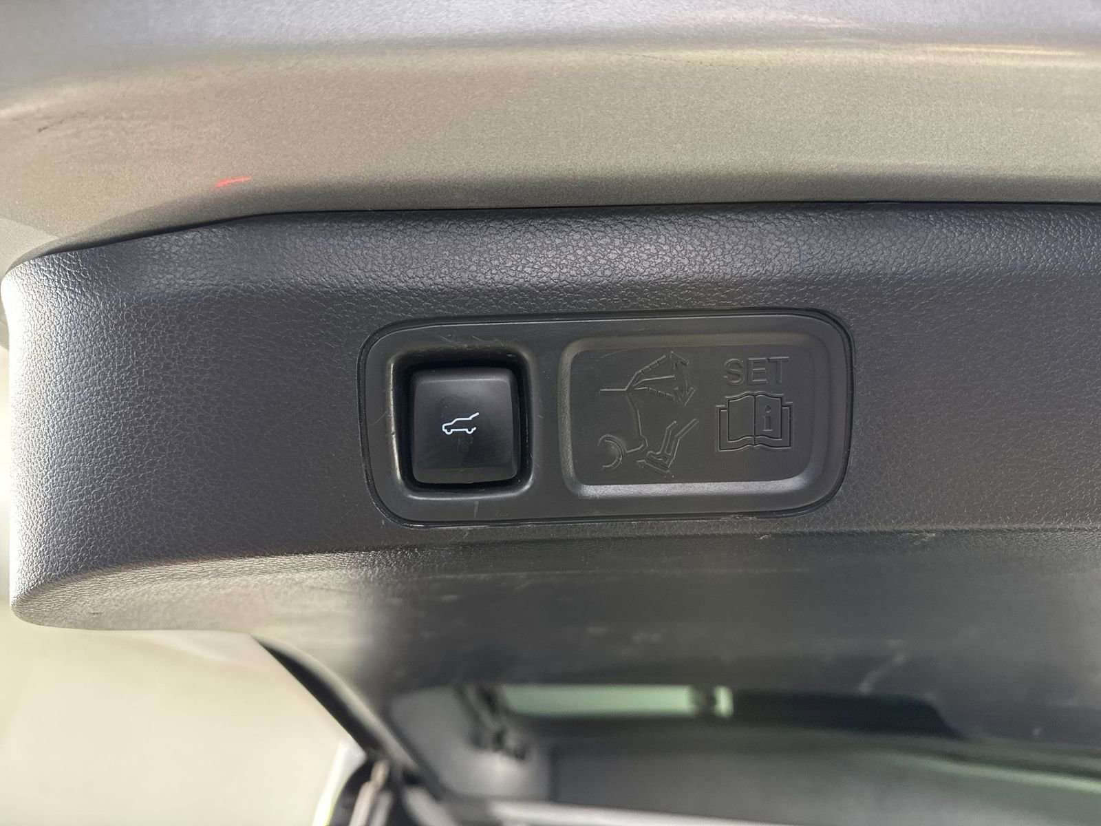 Used 2022 Ford Expedition Max Limited image 34