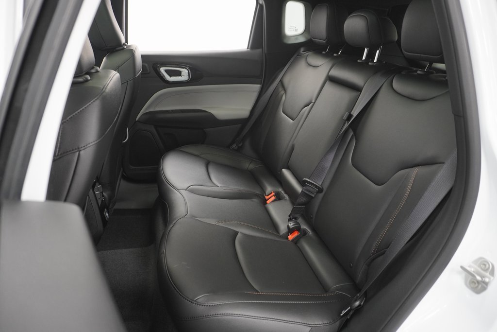 Certified 2024 Jeep Compass Limited w/ Sun and Sound Group image 21