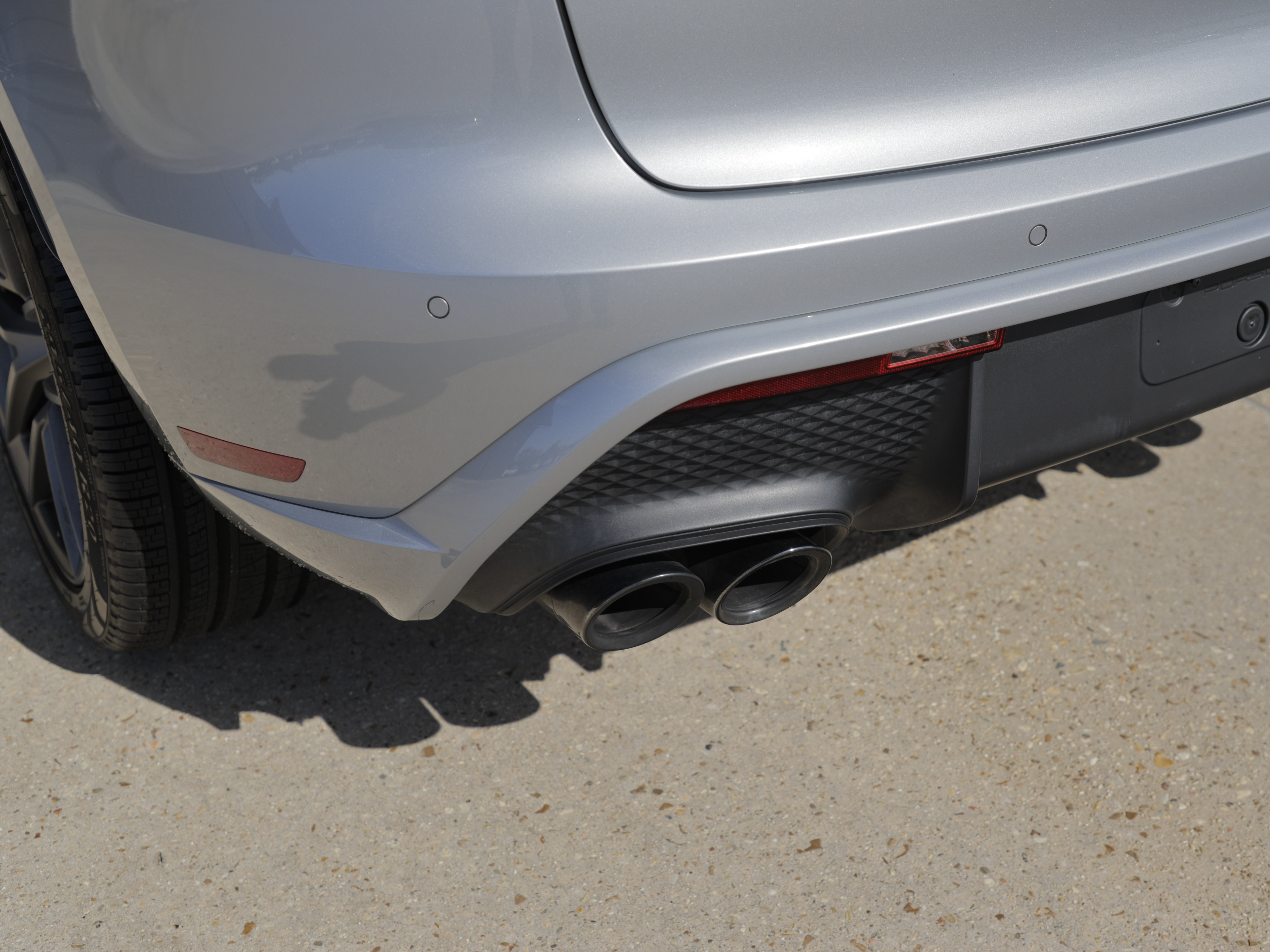 Certified 2023 Porsche Macan Turbo AWD/4WD image 29