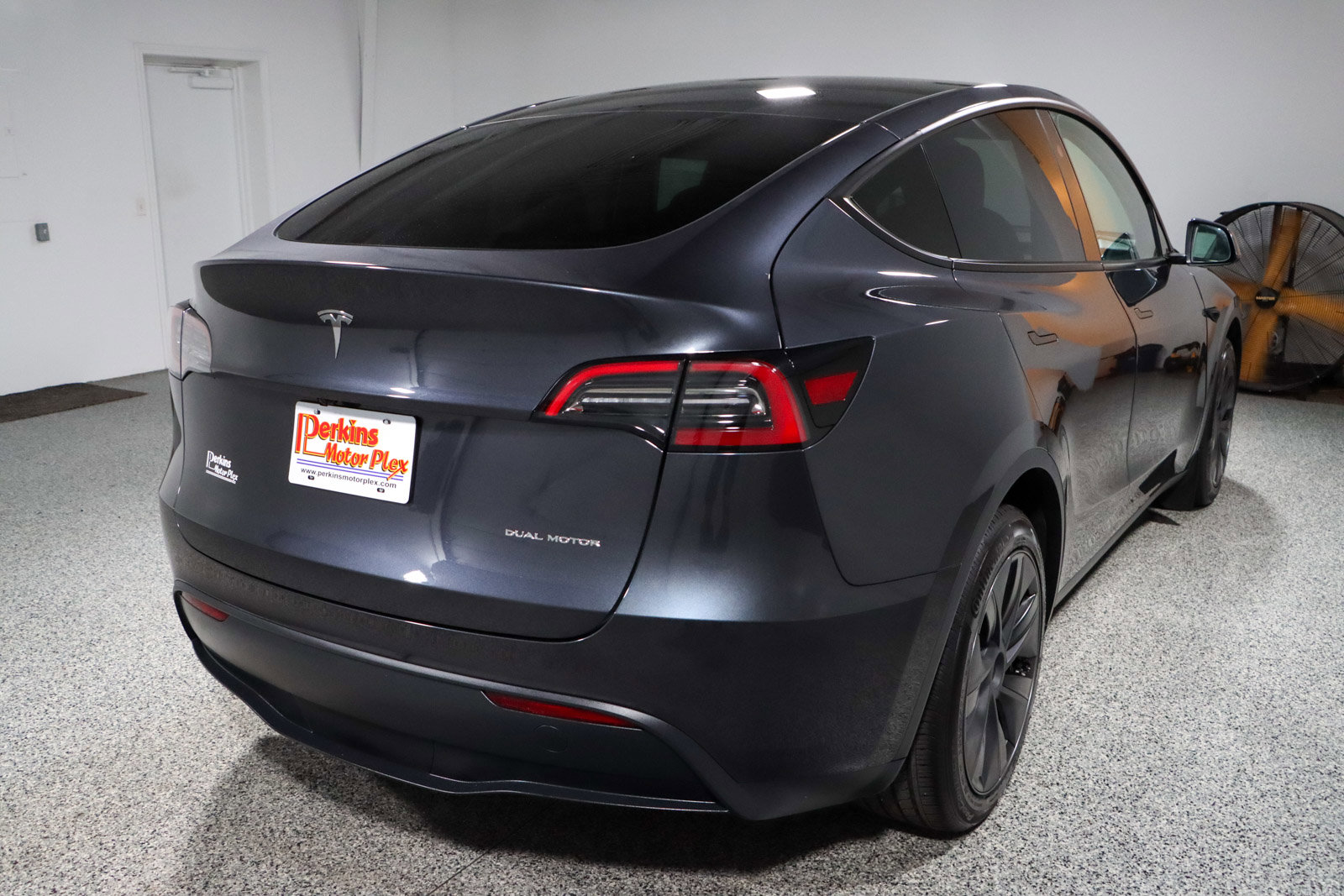 Used 2025 Tesla Model Y Long Range AWD/4WD image 7