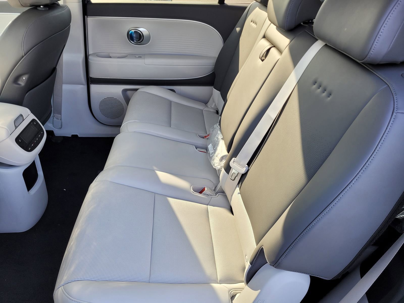 New 2026 Hyundai Ioniq 9 SEL image 8