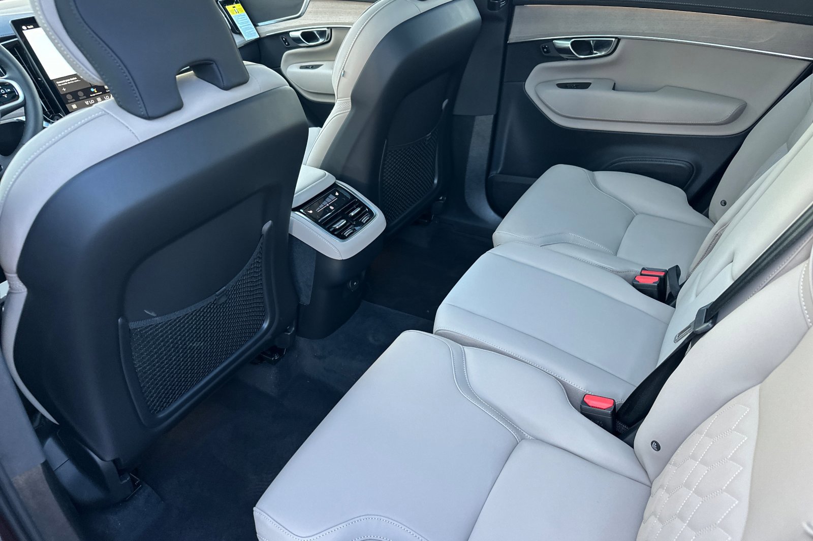 New 2026 Volvo XC90 B5 Core image 10