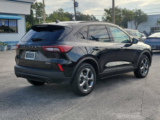 Certified 2025 Ford Escape ST-Line Select AWD/4WD image 6