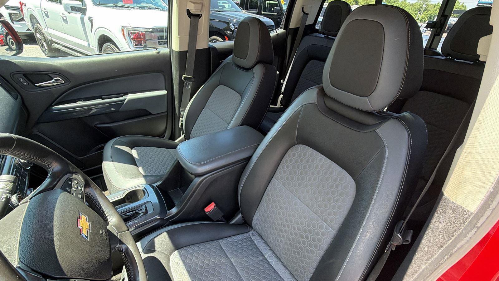 Used 2018 Chevrolet Colorado Z71 RWD image 14