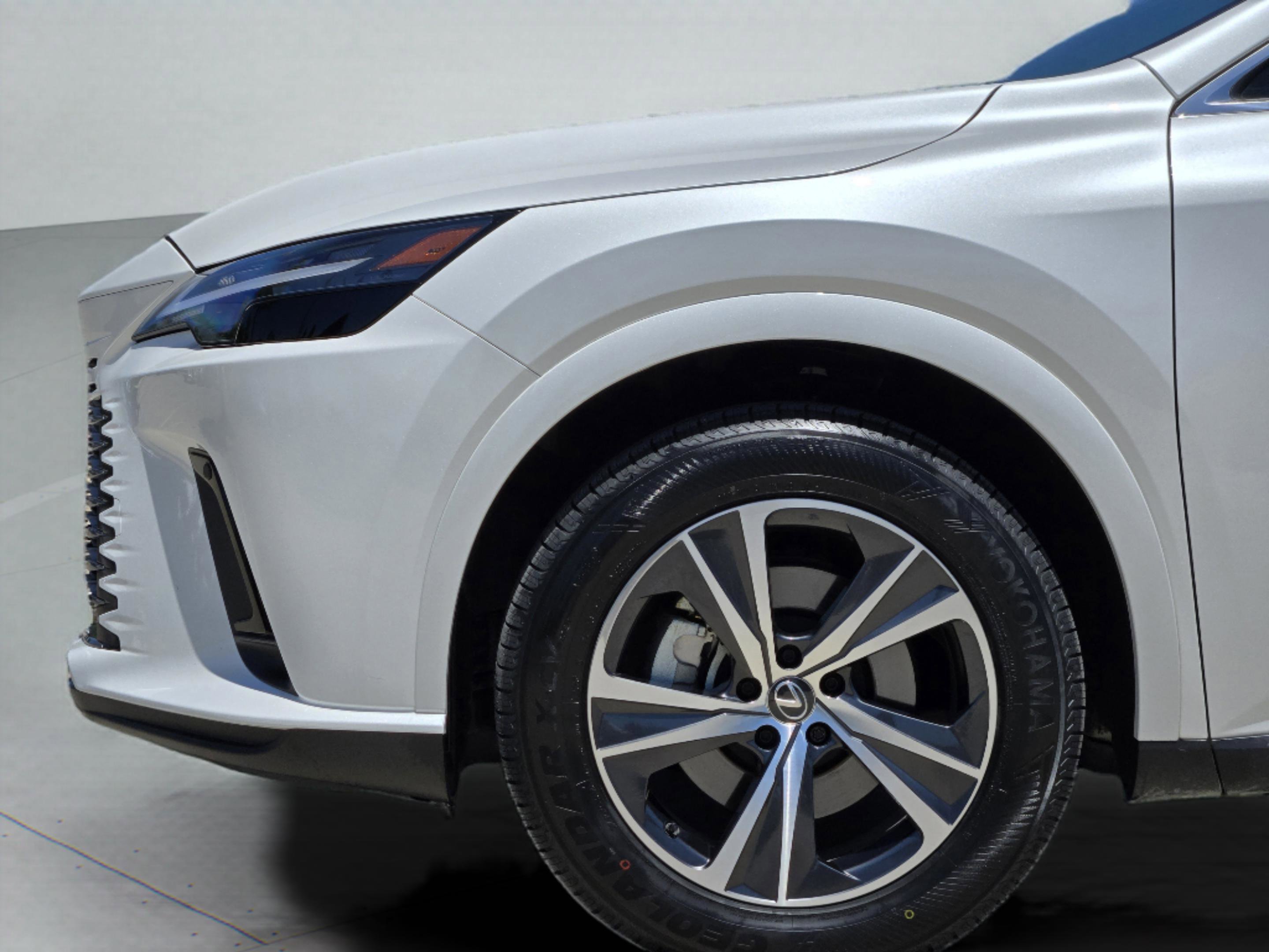 Used 2024 Lexus RX 350 Premium w/ Accessory Package (Z1) FWD image 35