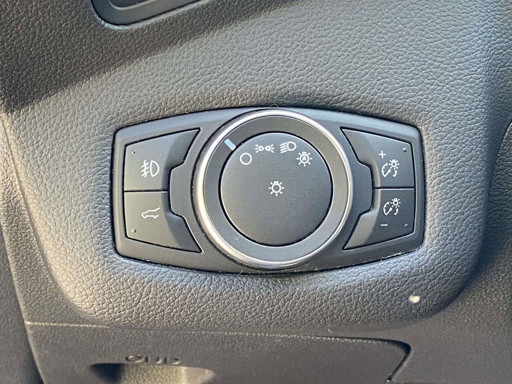 Used 2019 Ford Escape SE image 28