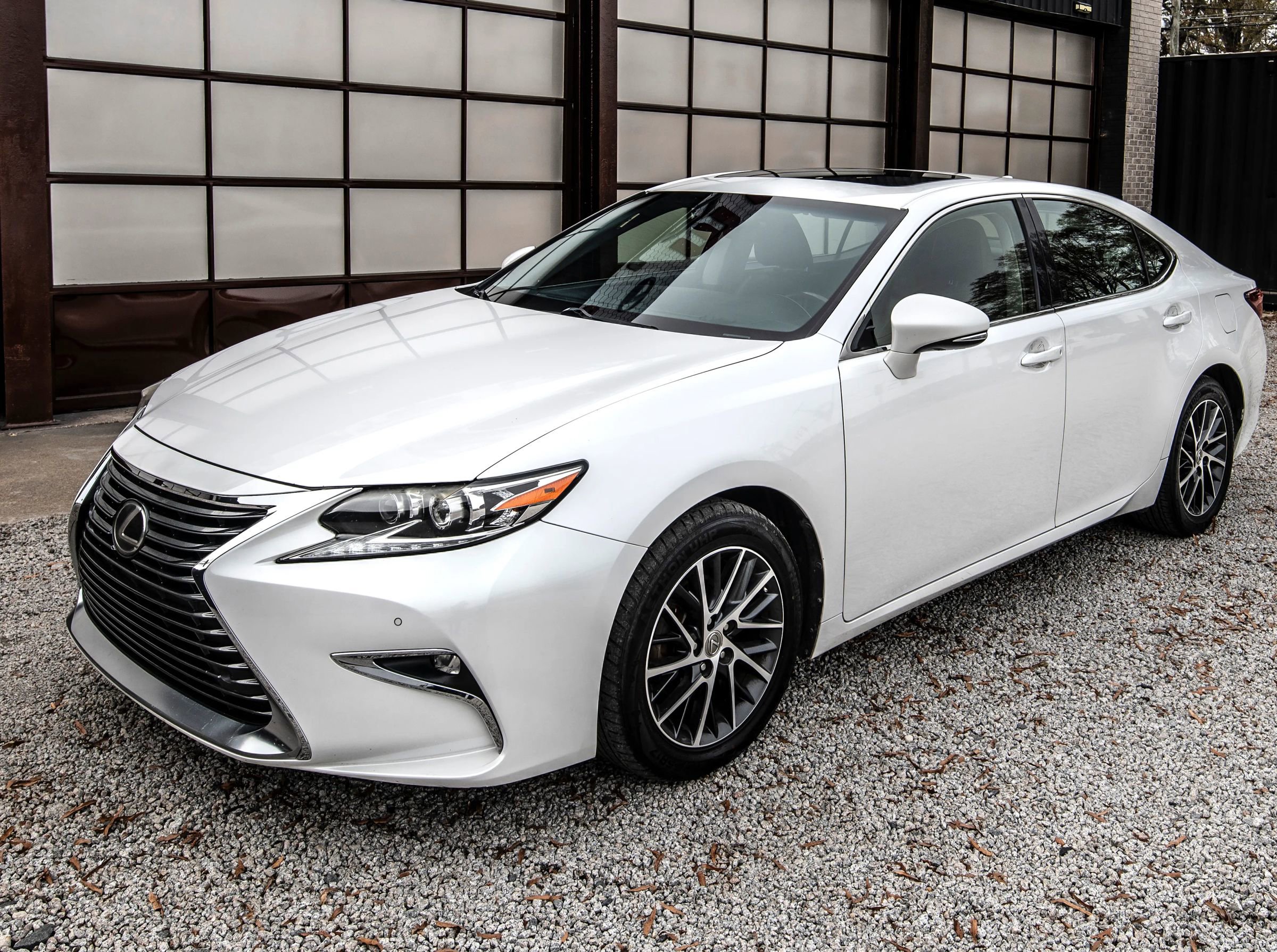 Used 2016 Lexus ES 350 image 4