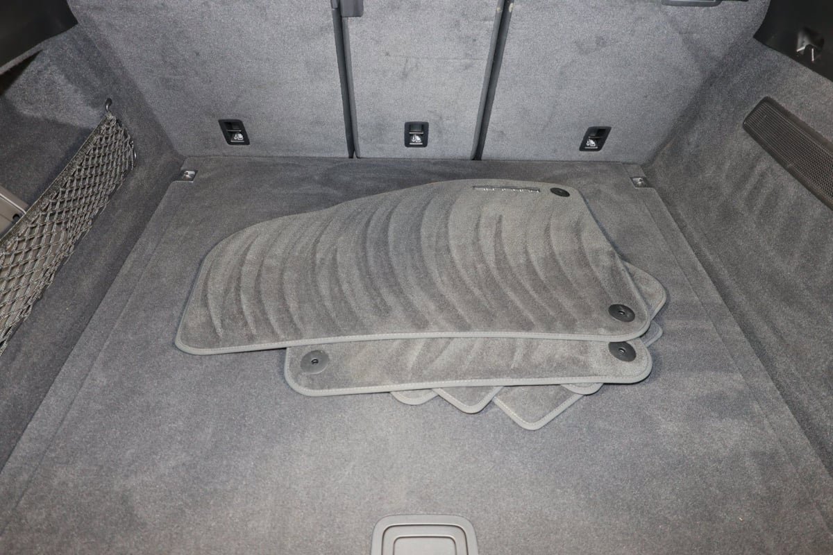 Used 2024 Porsche Cayenne Coupe image 17