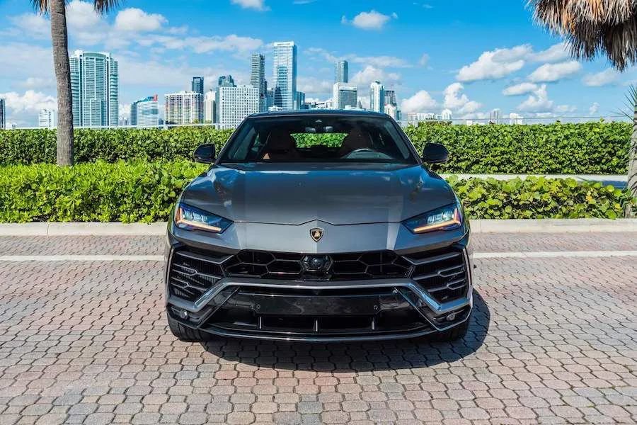 Used 2021 Lamborghini Urus AWD/4WD image 3