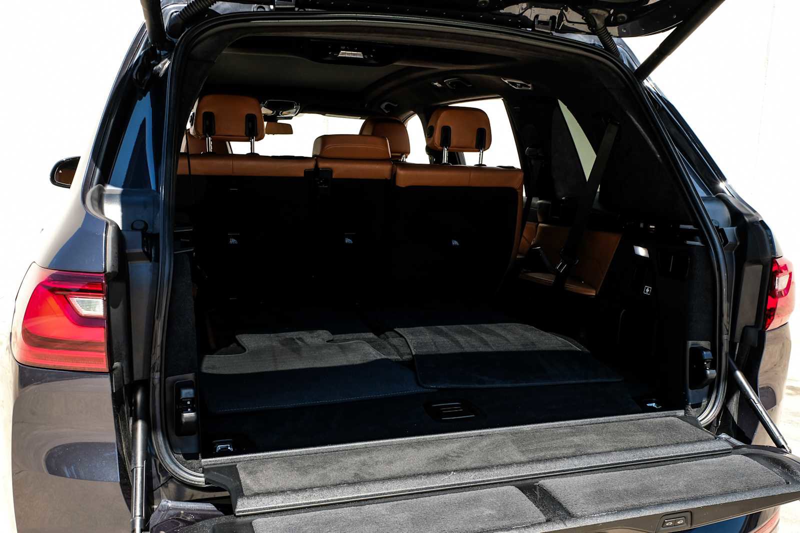 Used 2022 BMW X7 xDrive40i w/ Premium Package image 53