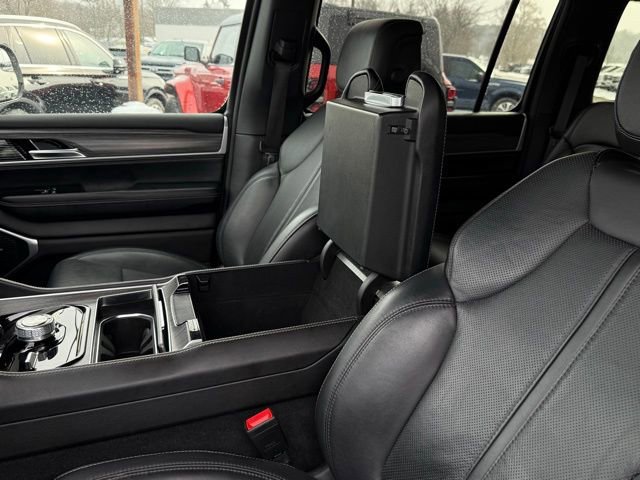 Used 2024 Jeep Wagoneer L Series II w/ Flexible Seating Group image 31