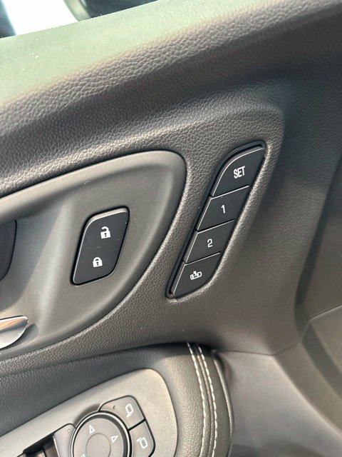 Used 2025 Buick Encore GX Avenir w/ Avenir Technology Package AWD/4WD image 12
