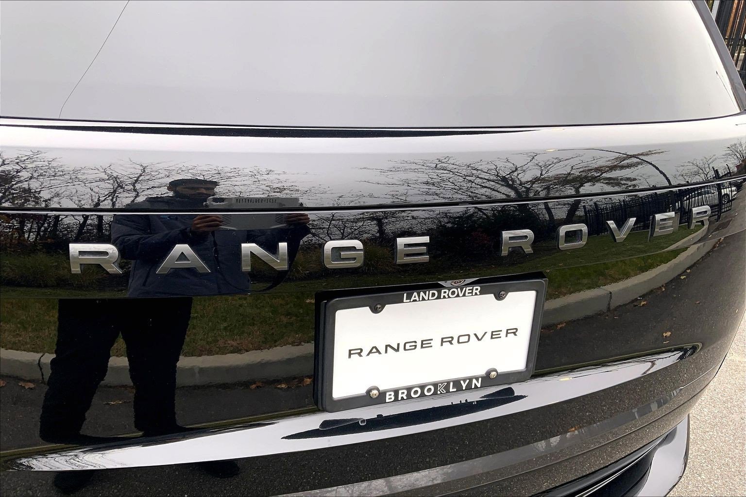 Used 2025 Land Rover Range Rover Long Wheelbase SE image 9