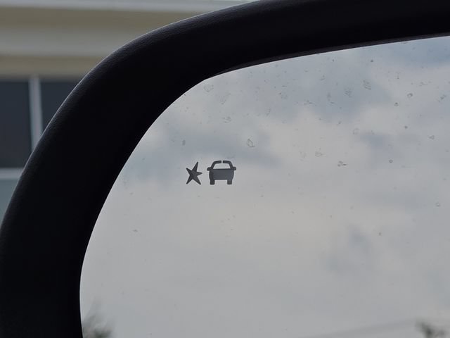 New 2027 GMC Acadia Elevation w/ Elevation Premium Package AWD/4WD image 12