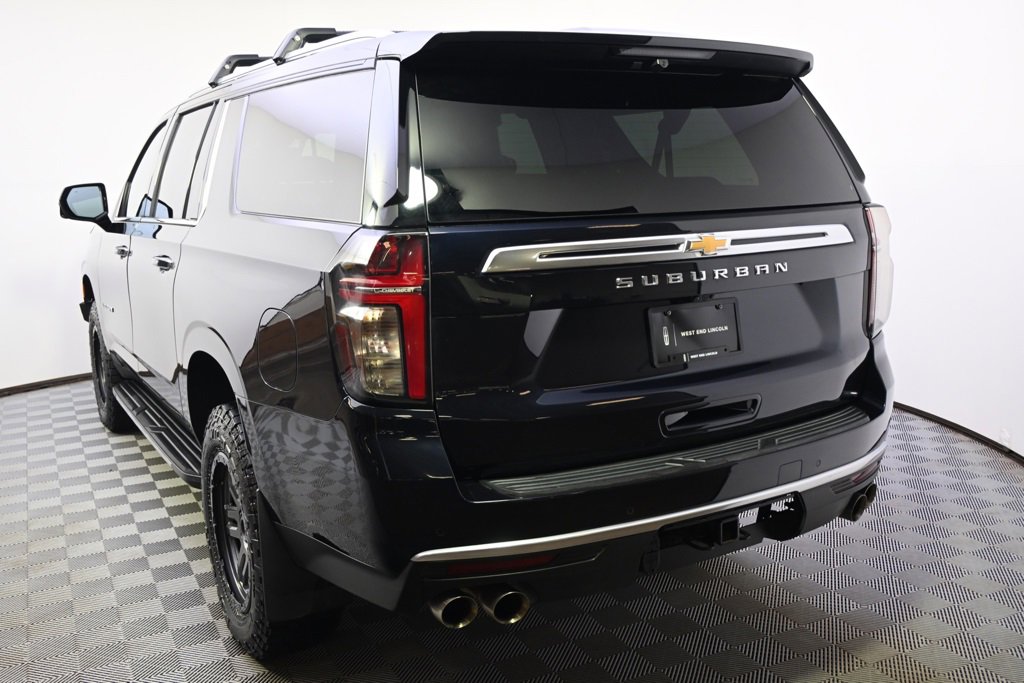 Used 2023 Chevrolet Suburban High Country image 4