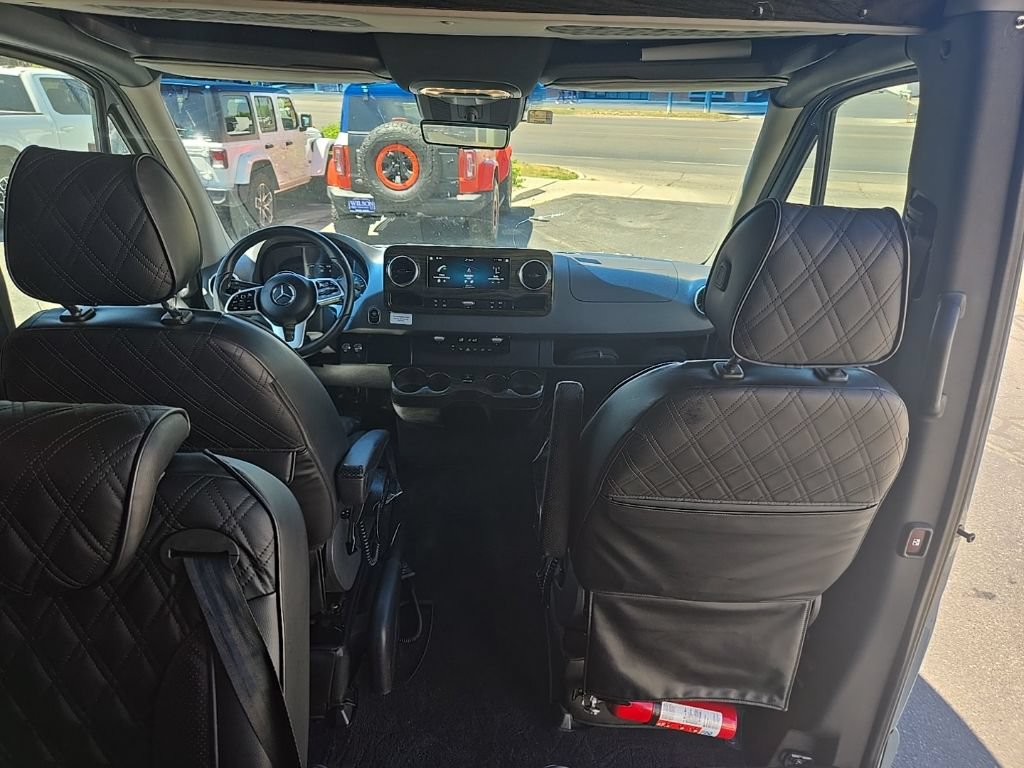 Used 2023 Mercedes-Benz Sprinter 3500 image 27