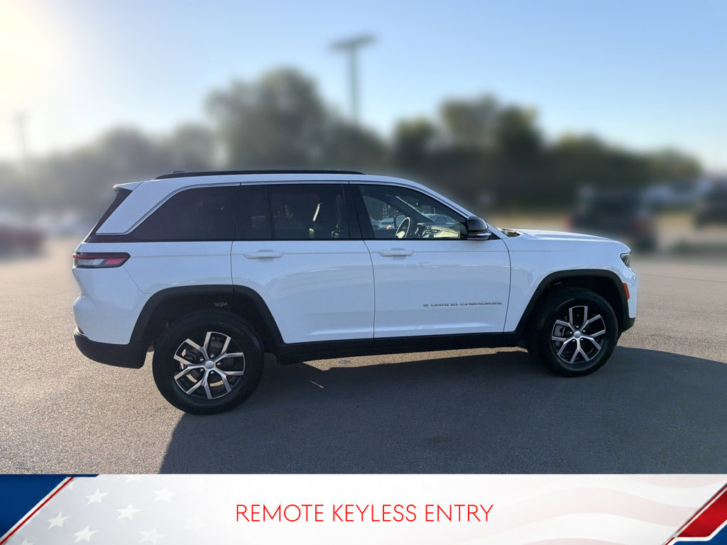 Used 2025 Jeep Grand Cherokee Limited AWD/4WD image 7