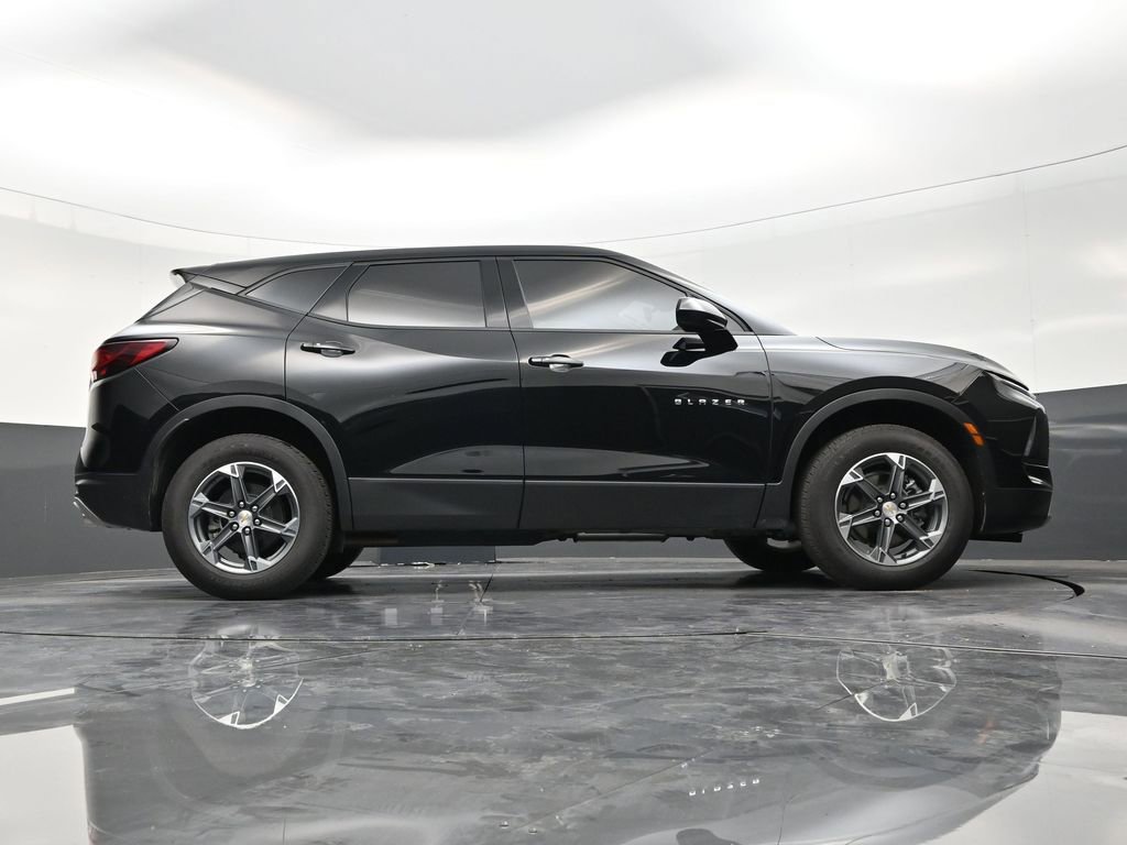 Used 2025 Chevrolet Blazer LT FWD image 25