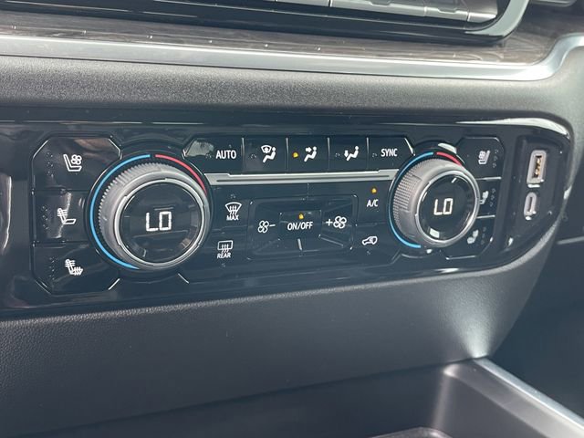 Used 2025 Chevrolet Silverado 2500 LTZ w/ LTZ Convenience Package image 19