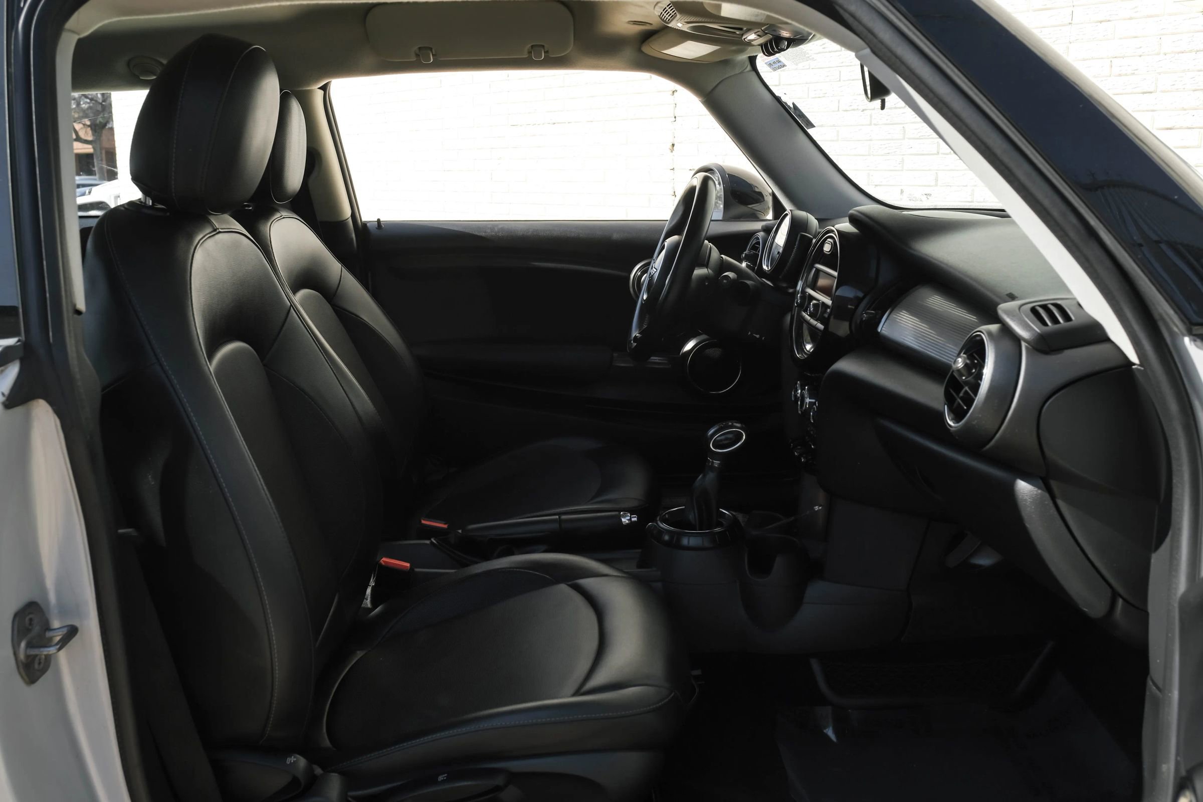 Used 2014 MINI Cooper 2-Door Hardtop image 29