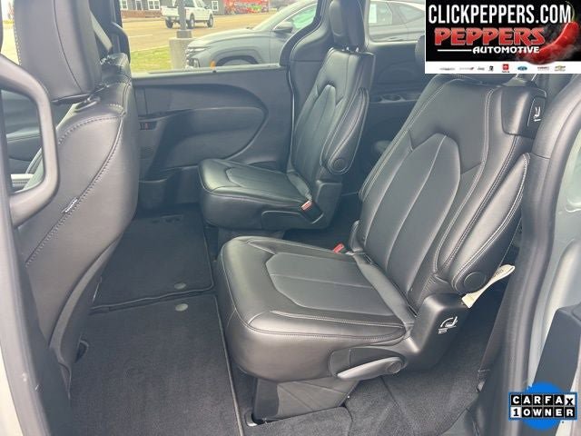 Used 2026 Chrysler Pacifica Select image 13