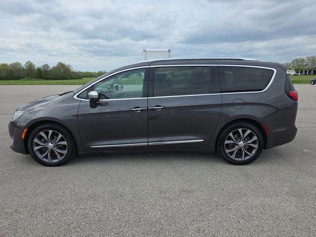 Used 2018 Chrysler Pacifica Limited w/ Tire & Wheel Group image 10