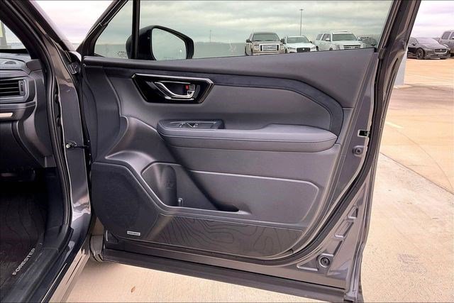 Used 2025 Subaru Forester Limited w/ Popular Package #2 image 29