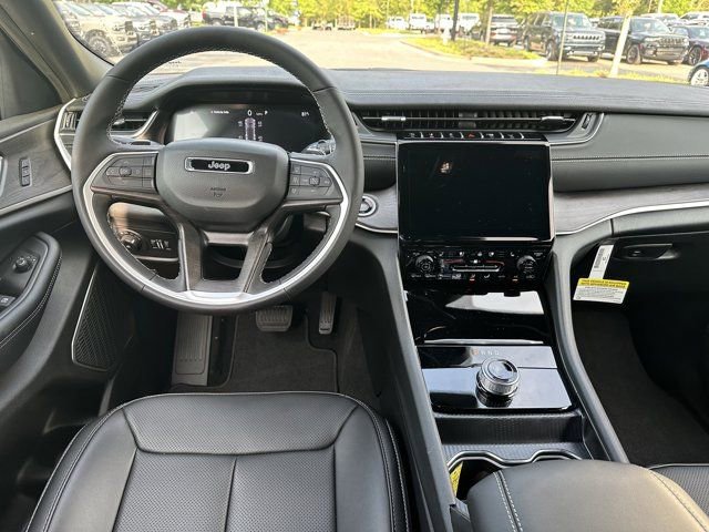 New 2025 Jeep Grand Cherokee Limited w/ Luxury Tech Group II image 21