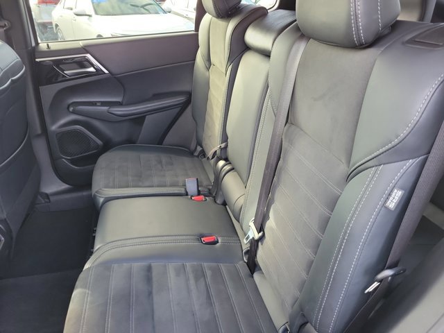 Used 2024 Mitsubishi Outlander SE image 15