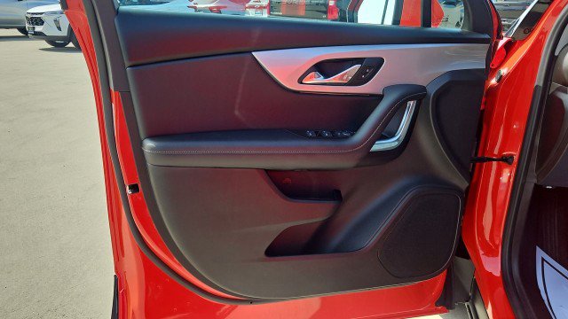 Used 2025 Chevrolet Blazer LT FWD image 21
