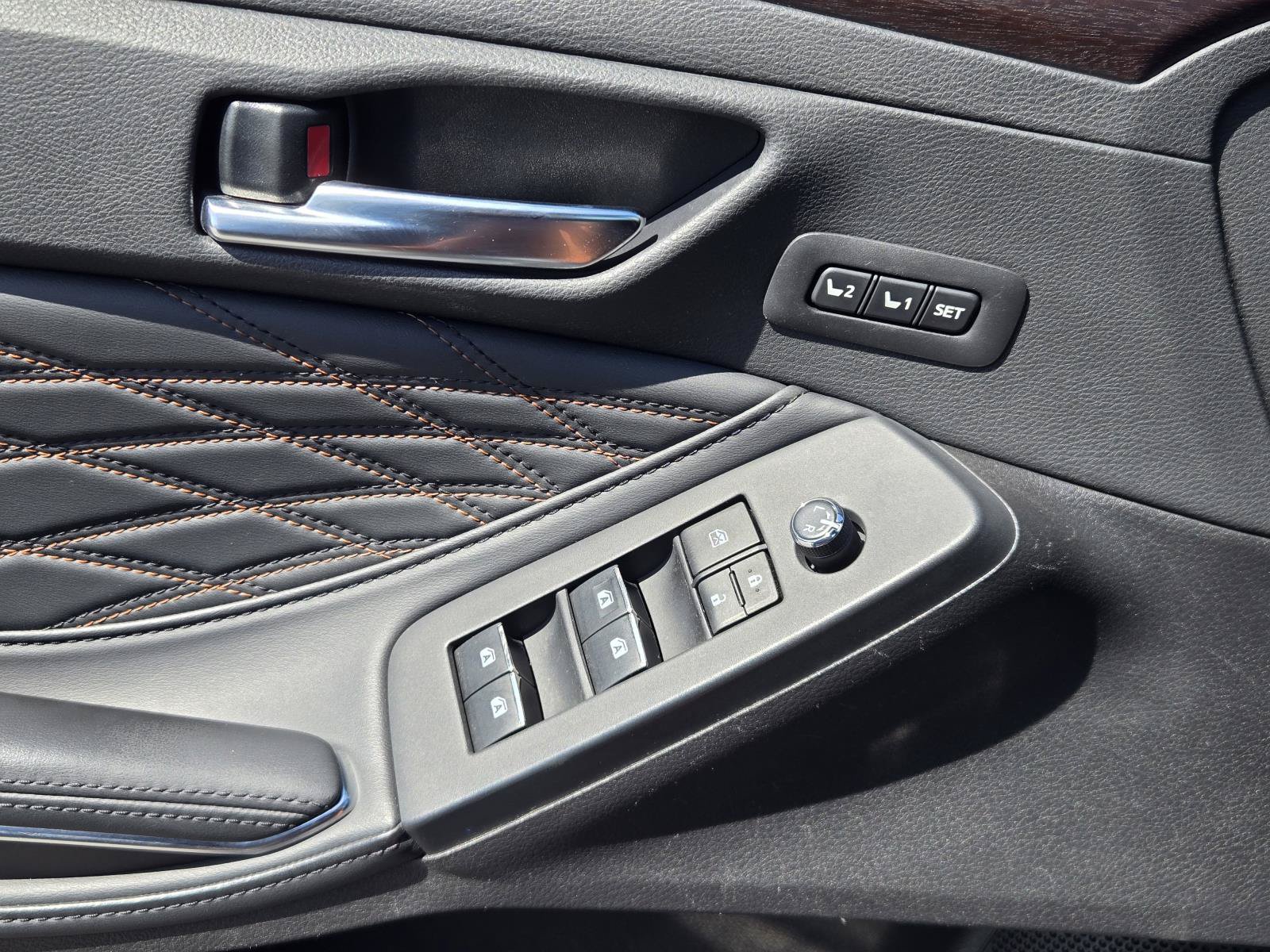 Used 2021 Toyota Avalon Limited w/ Advanced Safety Package FWD image 18