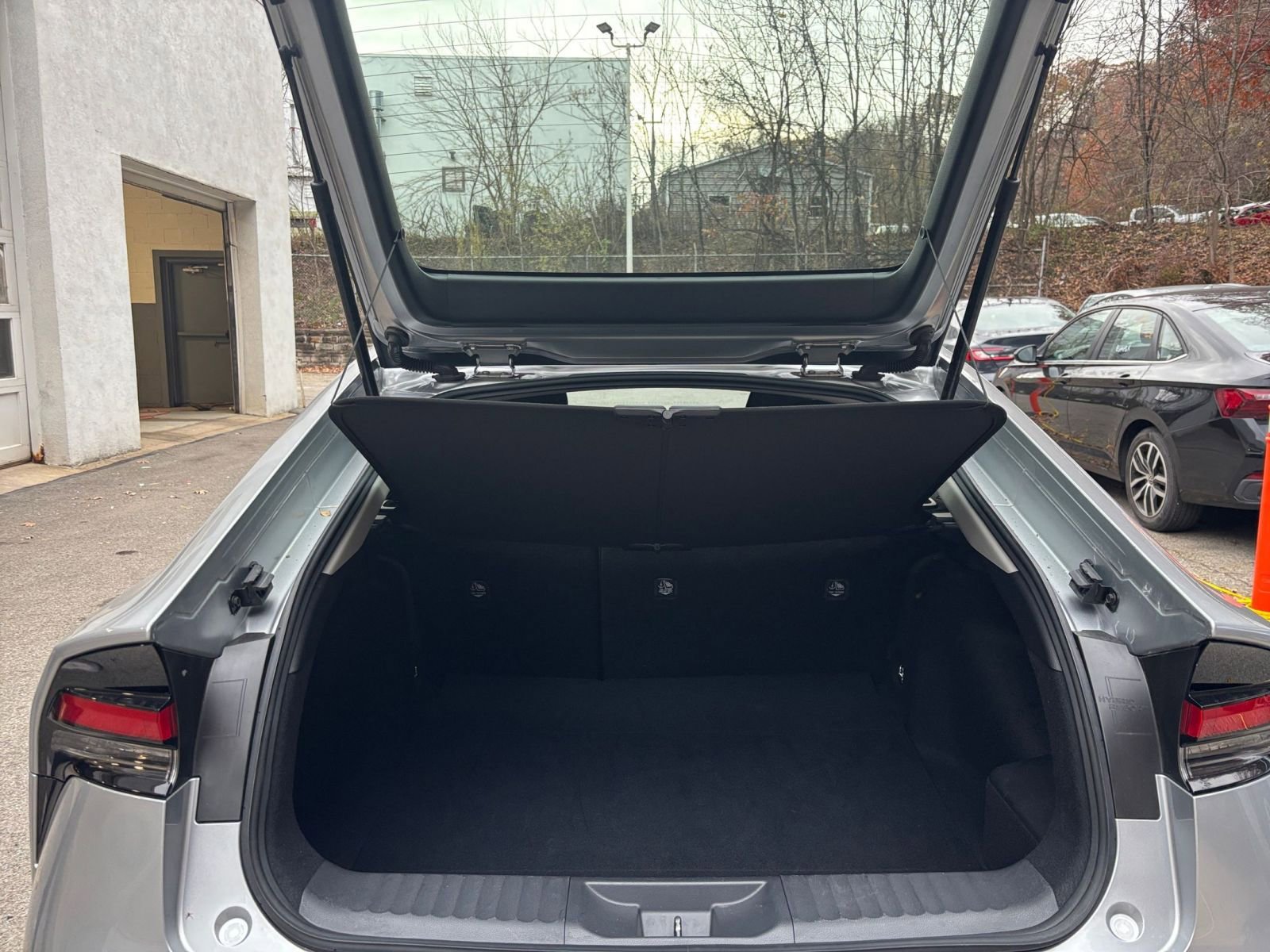 Used 2025 Toyota Prius LE image 29