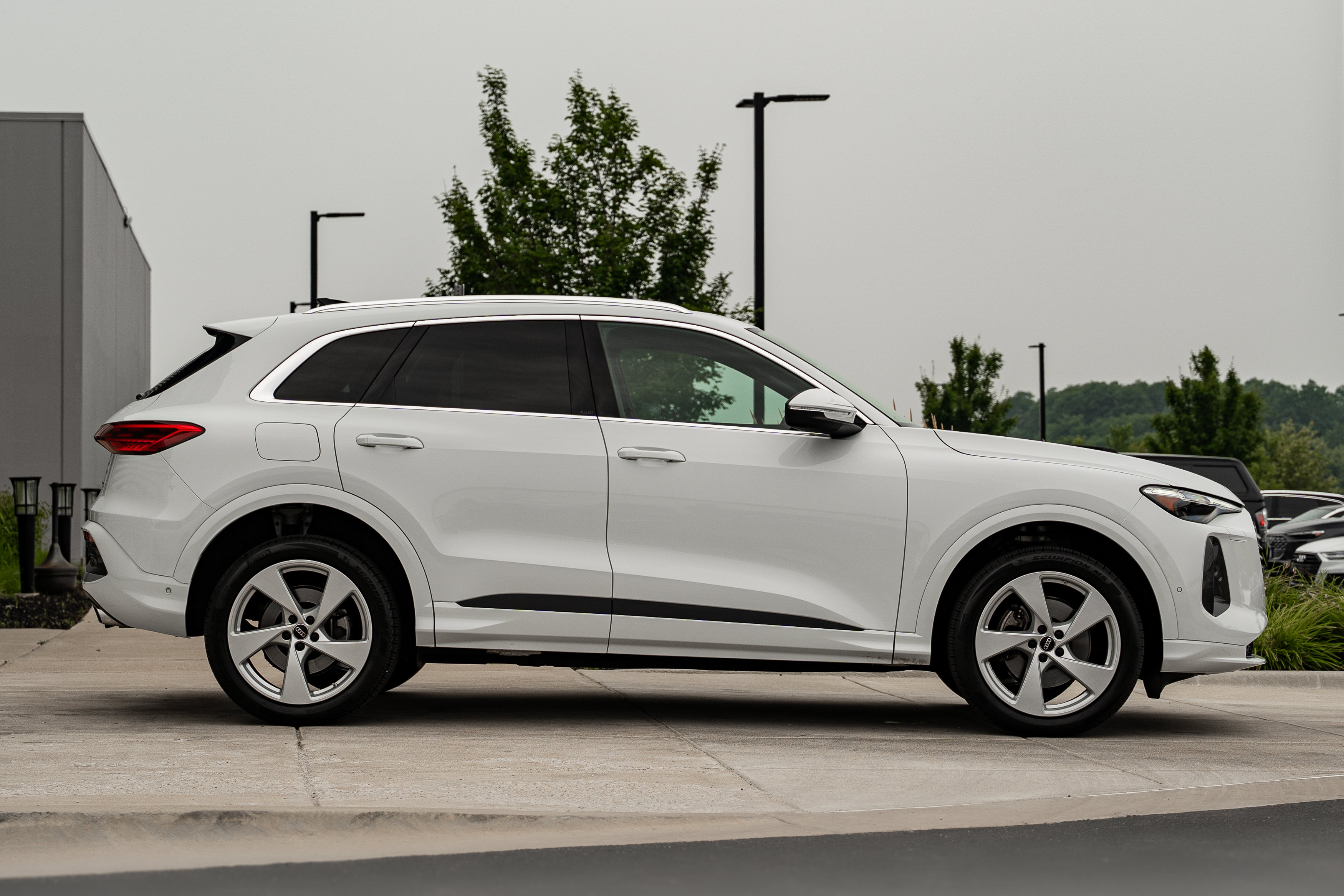 Certified 2025 Audi Q5 Premium w/ Premium Plus AWD/4WD image 3