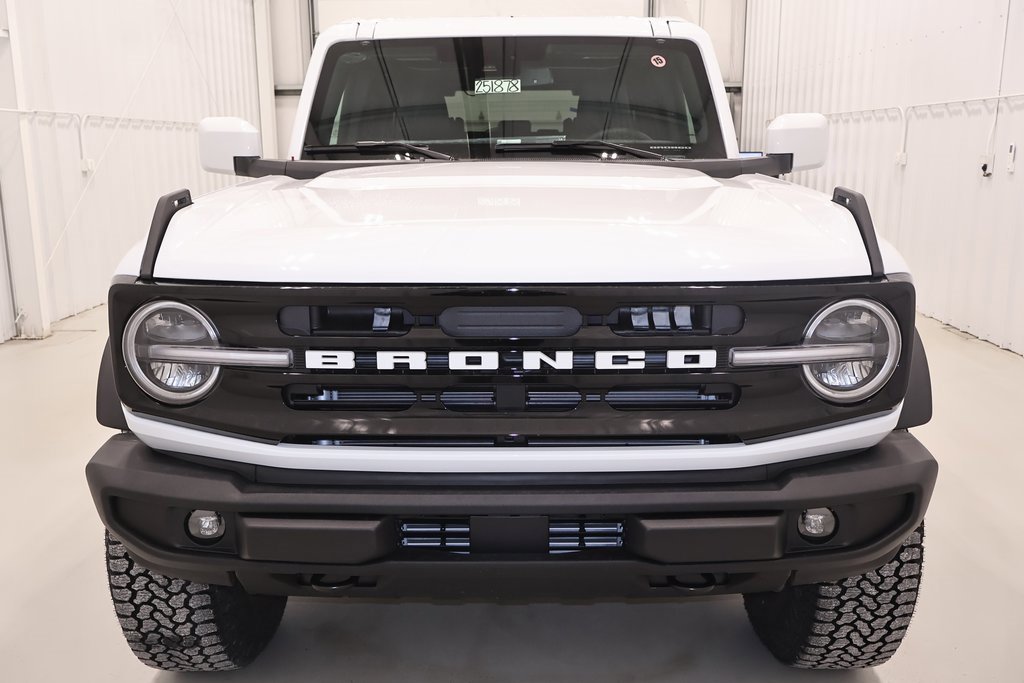 New 2025 Ford Bronco Outer Banks w/ Sasquatch Package image 3