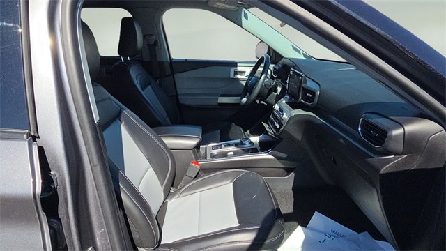 Used 2022 Ford Explorer XLT w/ Equipment Group 202A image 20