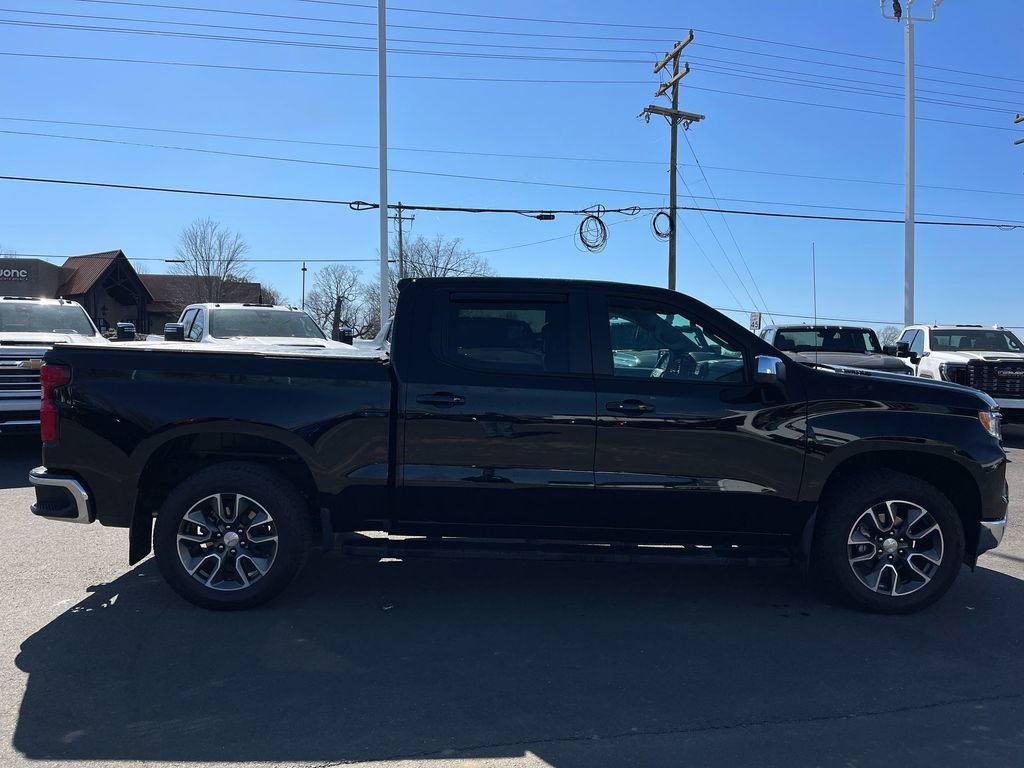 Used 2024 Chevrolet Silverado 1500 LT w/ Z71 Off-Road Package AWD/4WD image 6