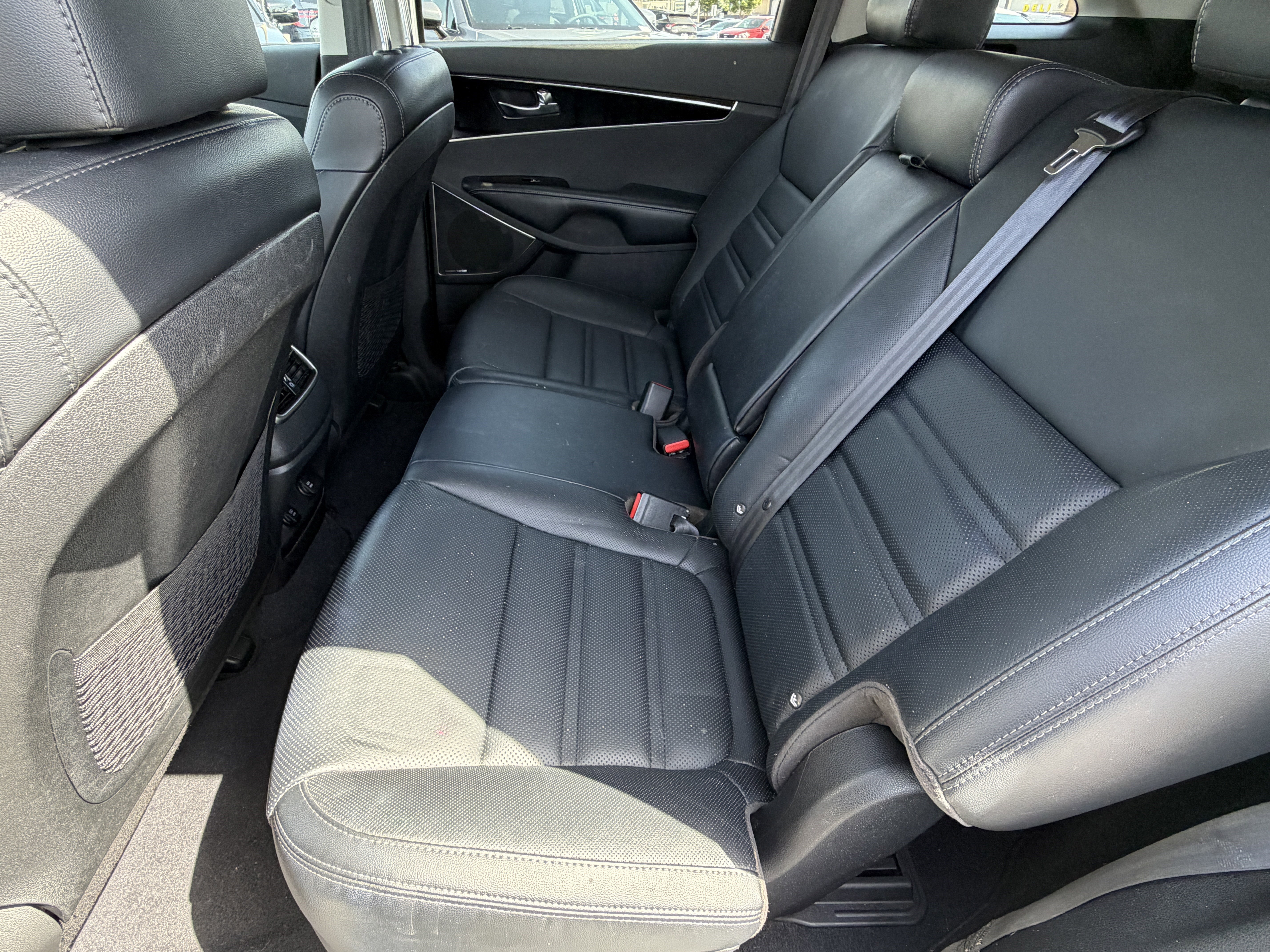 Used 2020 Kia Sorento SX image 28