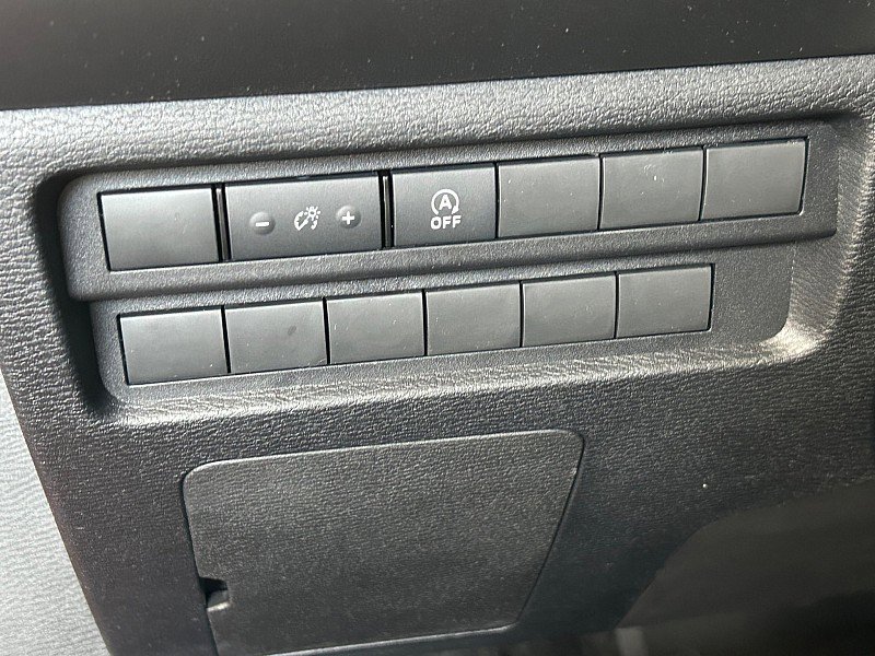 New 2026 Mitsubishi Outlander ES FWD image 17