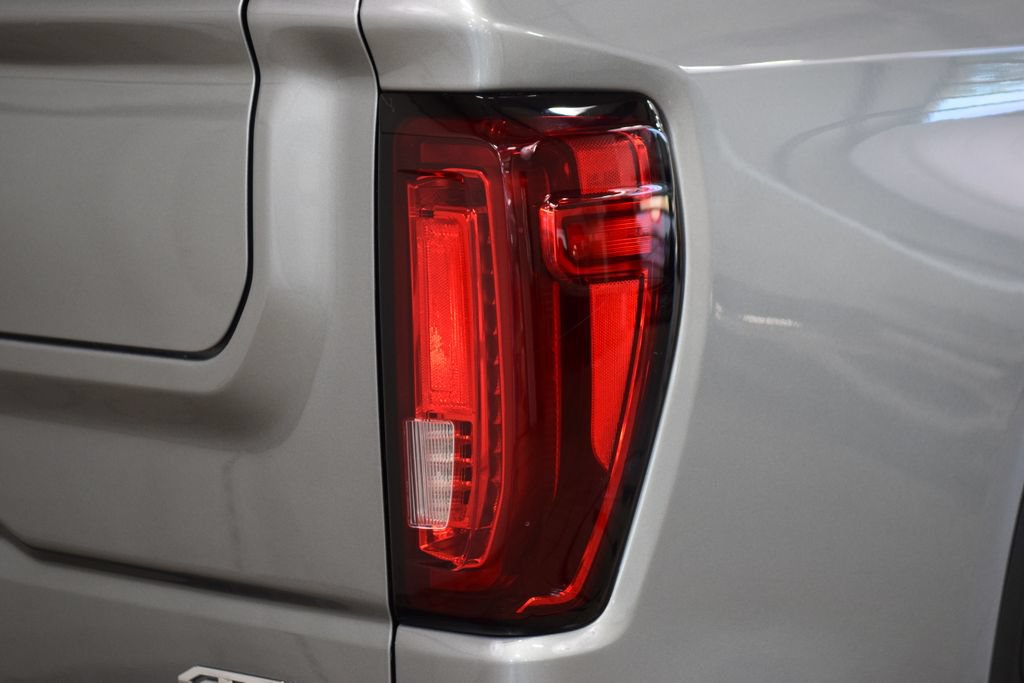Used 2023 GMC Sierra 1500 AT4 w/ Technology Package AWD/4WD image 19